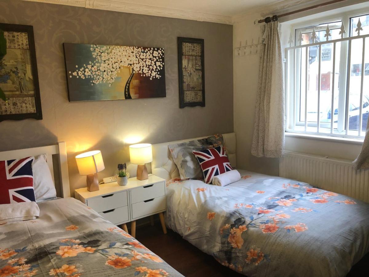 Cheerful 4 Bedroom House With Garden Free Parking London Exterior foto