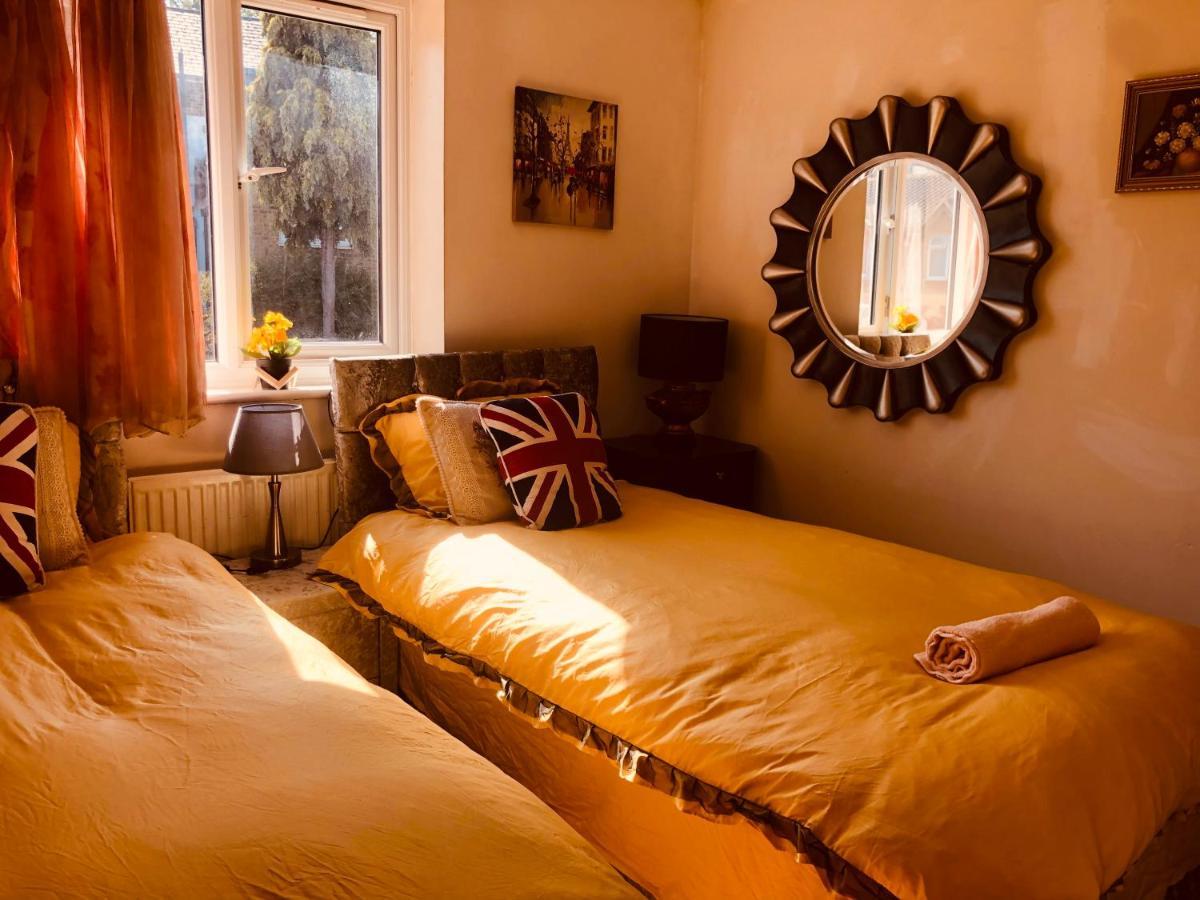 Cheerful 4 Bedroom House With Garden Free Parking London Exterior foto