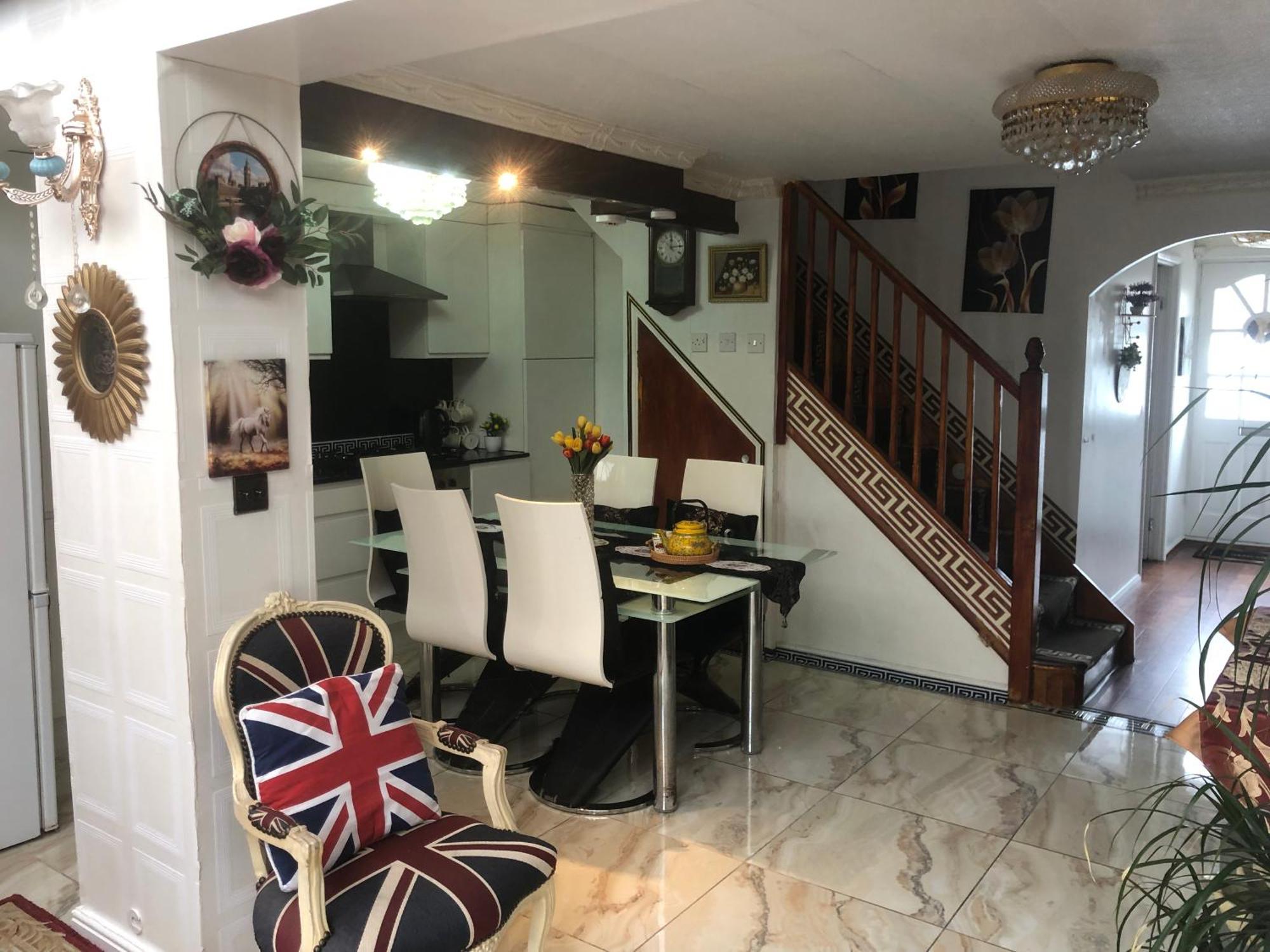 Cheerful 4 Bedroom House With Garden Free Parking London Exterior foto